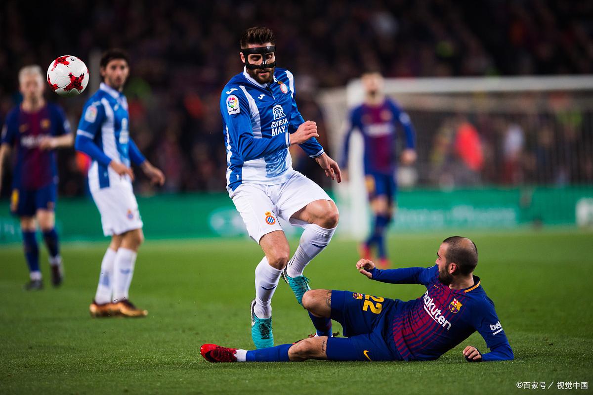 比利亚雷亚尔客场逆转获胜，提升排名的简单介绍