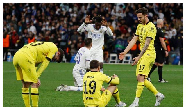  莱万多夫斯基爆冷击败塞尔维亚队，败北引爆全场！