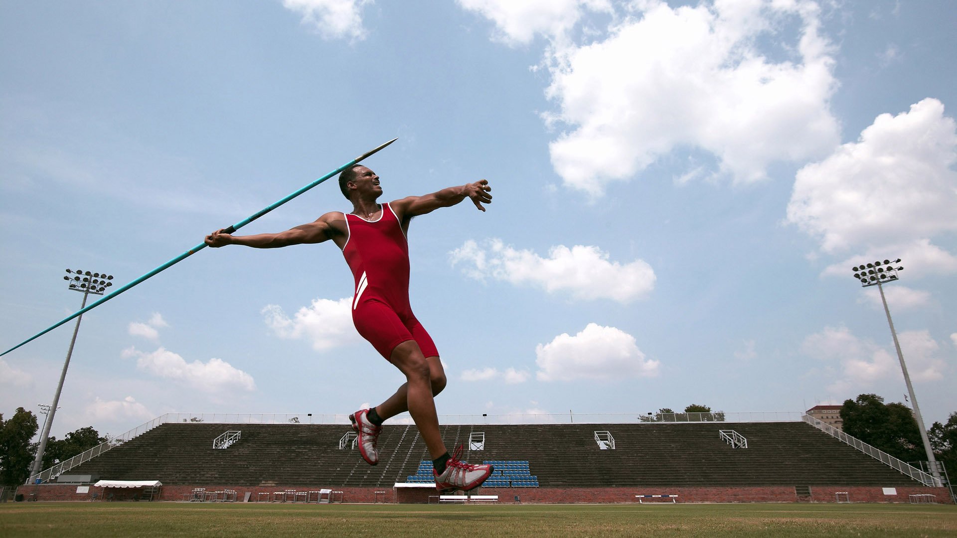 穆古鲁扎迎来十二赛季高光表现，湖人球迷沸腾！